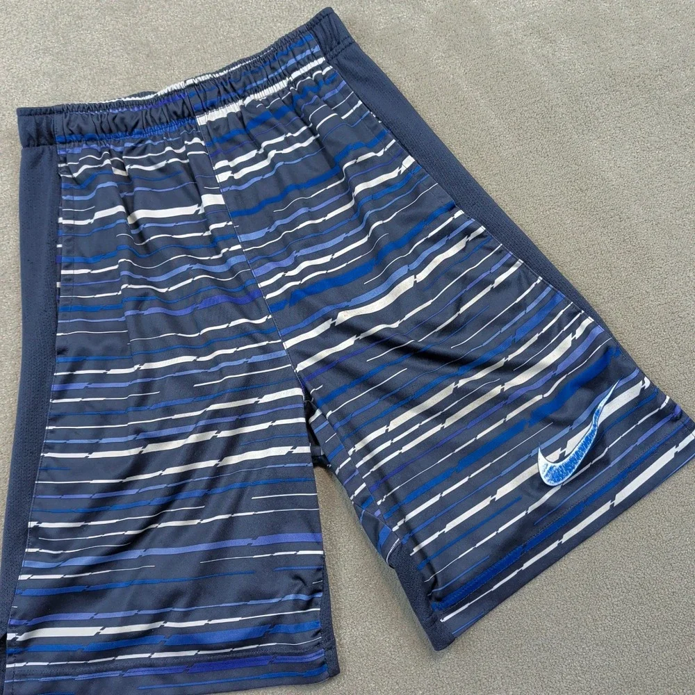 Nike Dri-FIT Boys Shorts Size Large Blue White Striped Athletic Shorts 831152